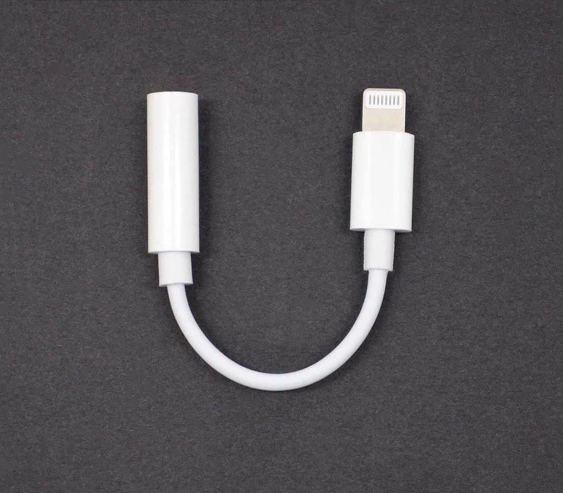 APPLE Lightning to 3.5 mm Headphone Jack Adapter